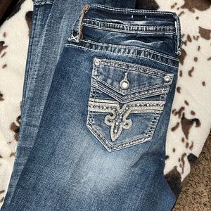 Rock revival easy crop